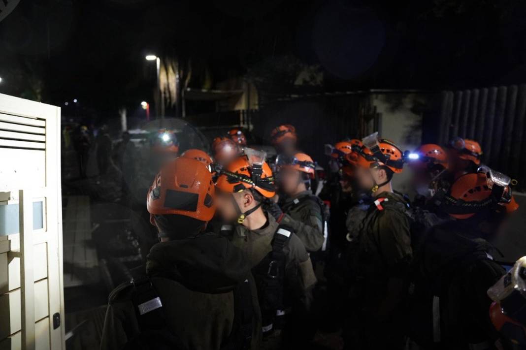 İran gece boyu durmadı: Fettah, Kadir ve Emad füzeleri İsrail'i birbirine kattı 6